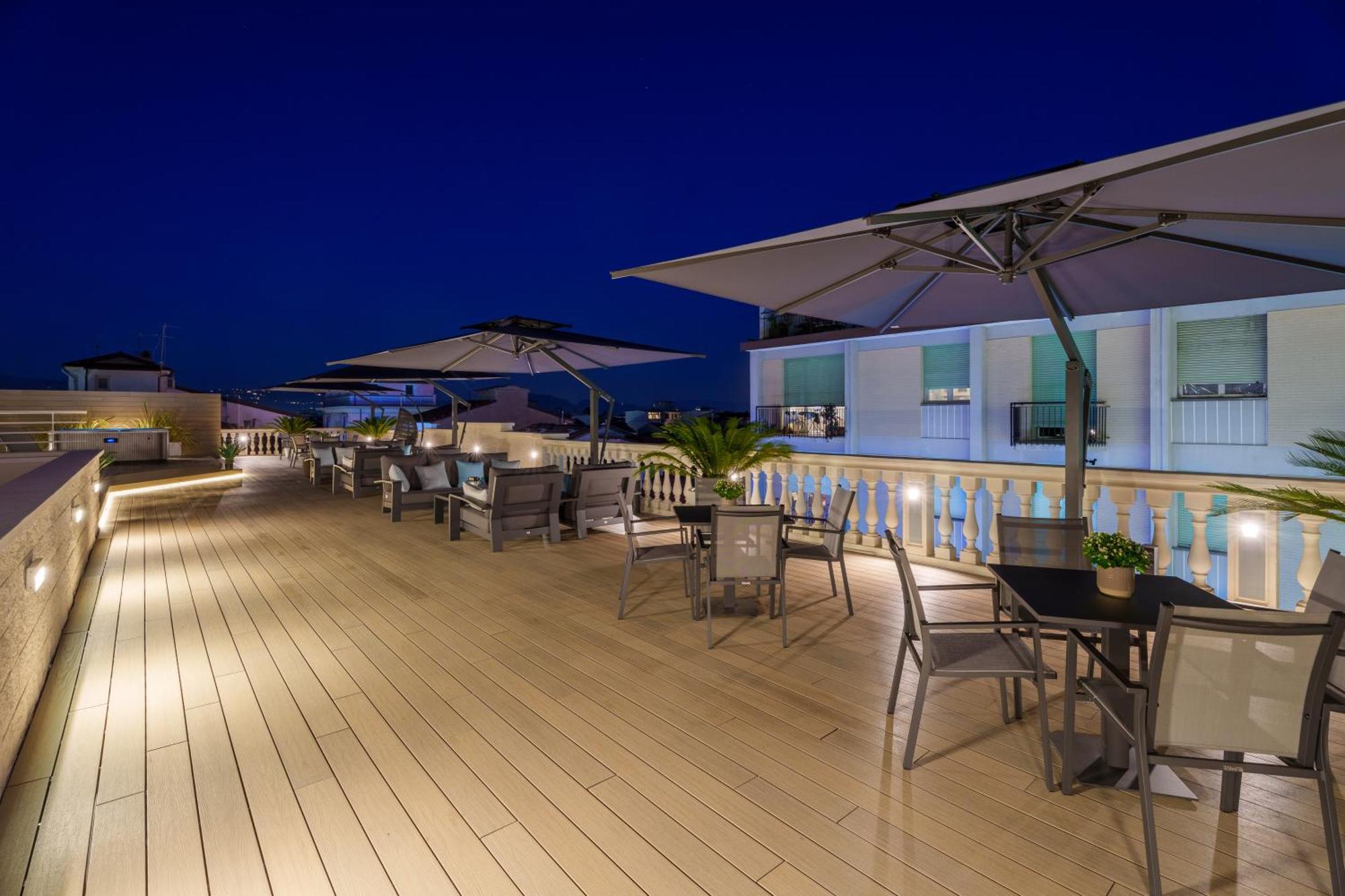 VI Suites Viareggio Eksteriør billede