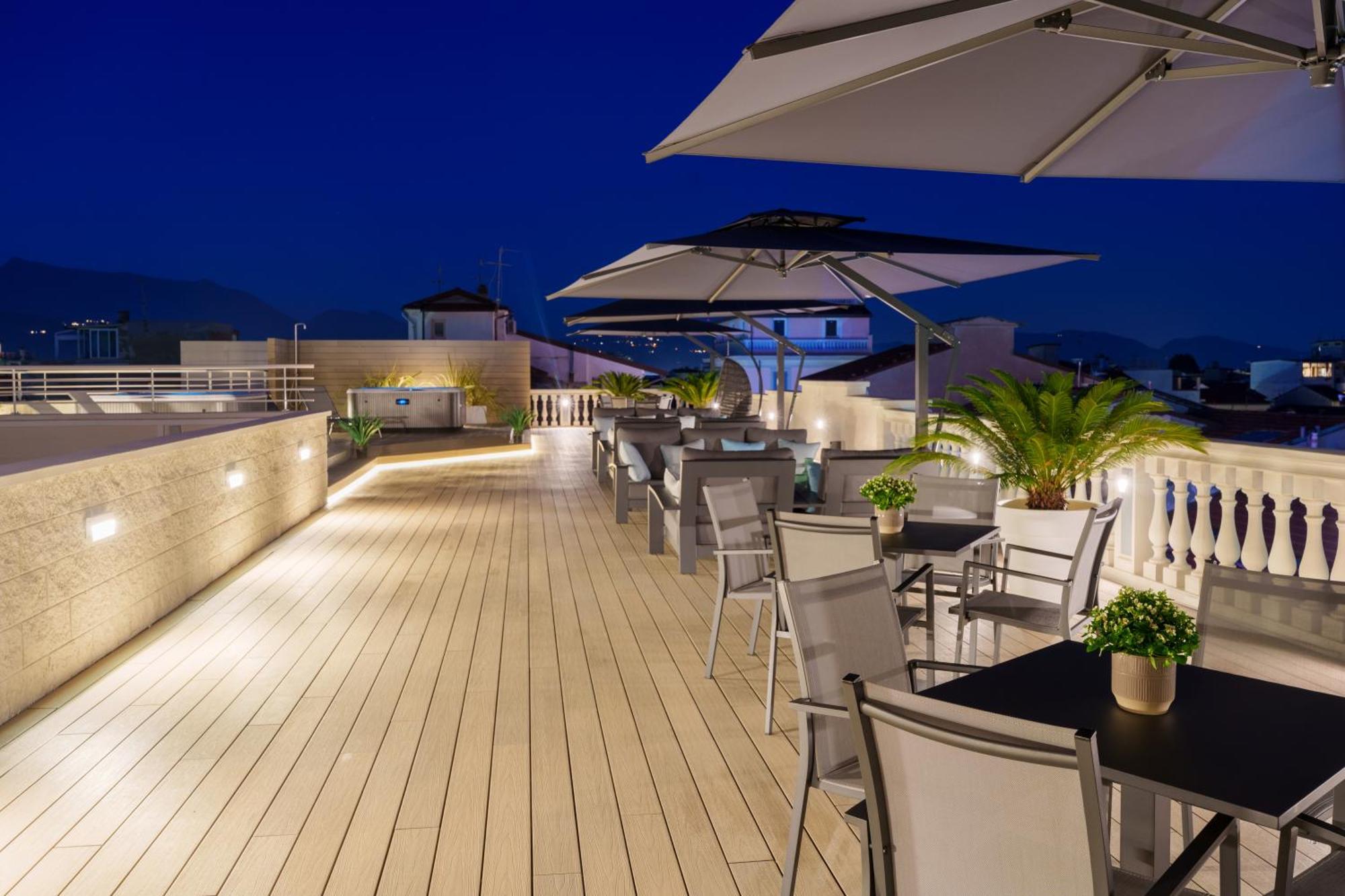 VI Suites Viareggio Eksteriør billede