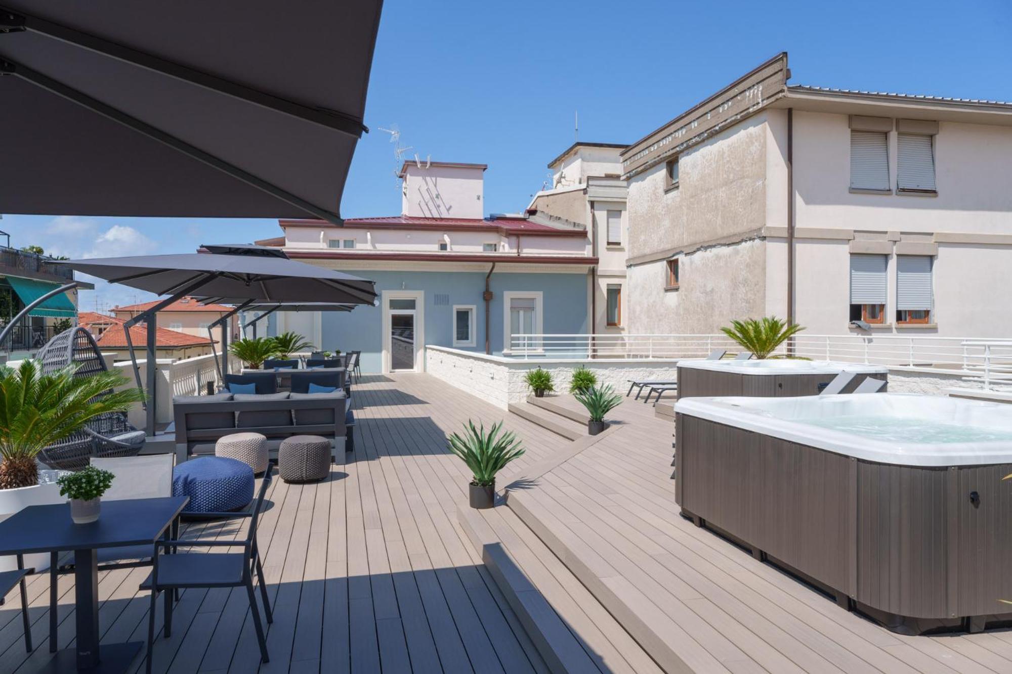 VI Suites Viareggio Eksteriør billede