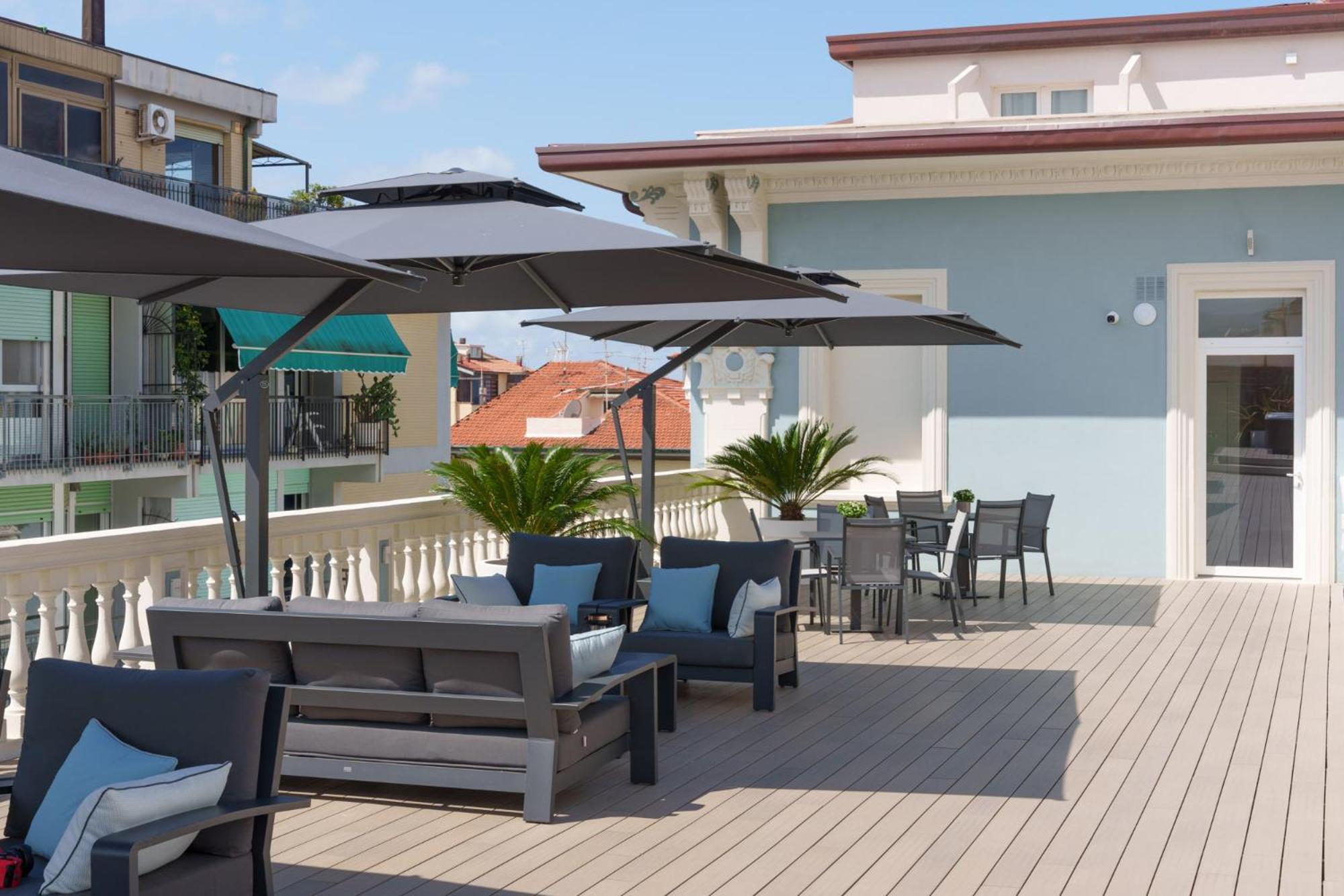 VI Suites Viareggio Eksteriør billede